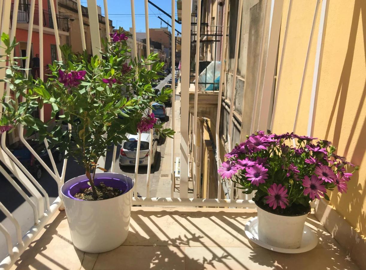 Casa Vacanze Terramare, 550 Mt From The Beach, Close To Ortigia Historic Center Сиракуза Екстериор снимка